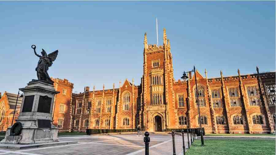 加拿大女王大學被指控AI學術(shù)不端怎么辦